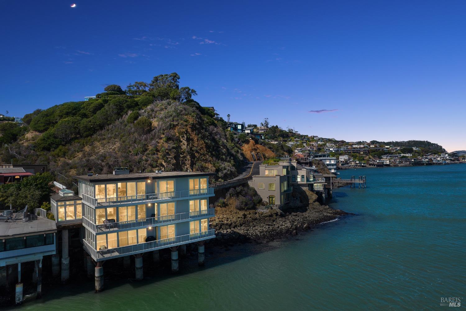 Detail Gallery Image 38 of 56 For 2002 Paradise Dr, Tiburon,  CA 94920 - – Beds | – Baths