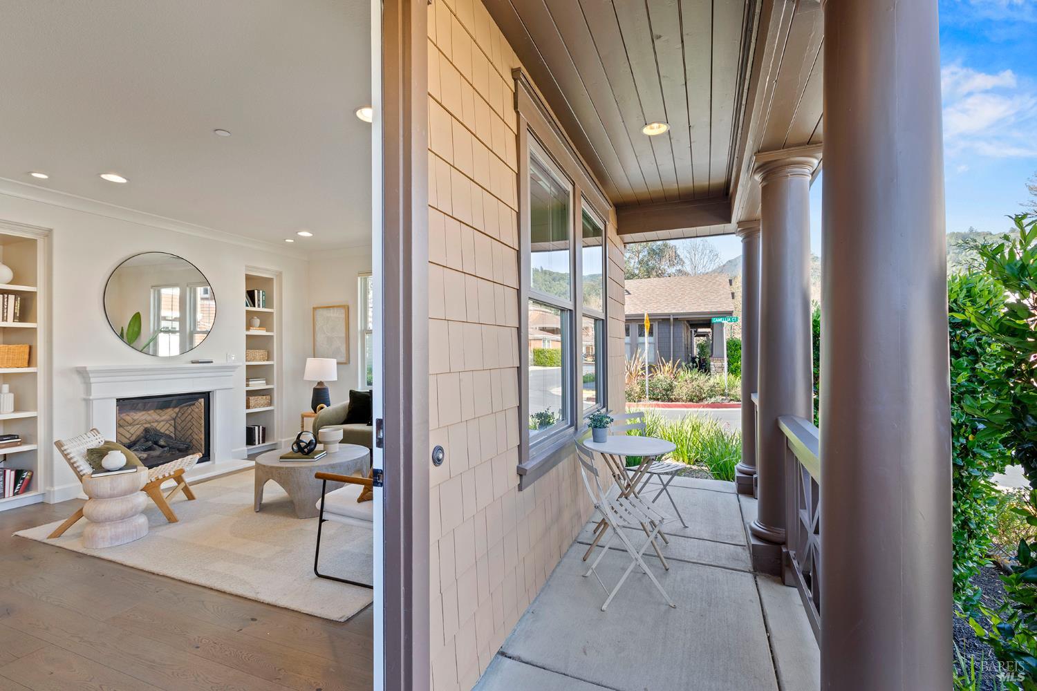 Detail Gallery Image 2 of 15 For 15 Camellia Cir, Larkspur,  CA 94939 - 1 Beds | 1 Baths