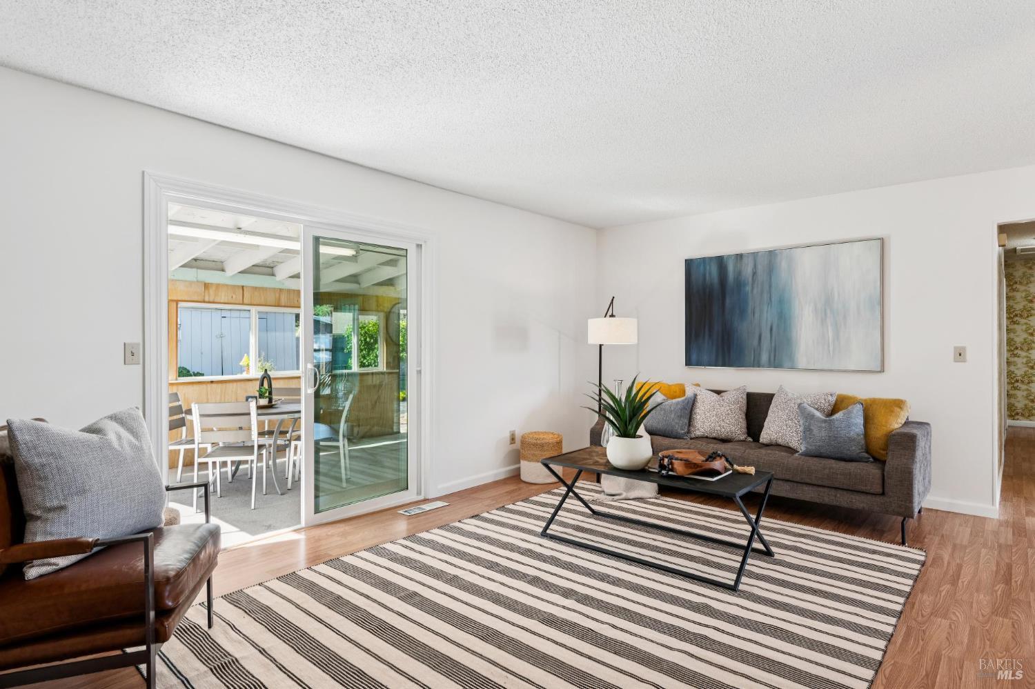 Detail Gallery Image 4 of 26 For 7799 Blair Ave, Rohnert Park,  CA 94928 - 3 Beds | 2 Baths