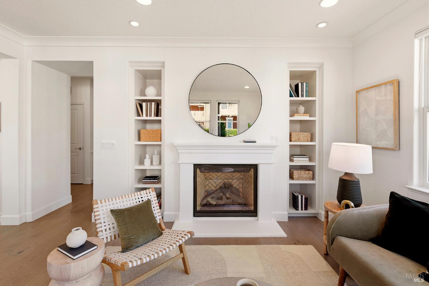 Detail Gallery Image 4 of 15 For 15 Camellia Cir, Larkspur,  CA 94939 - 1 Beds | 1 Baths