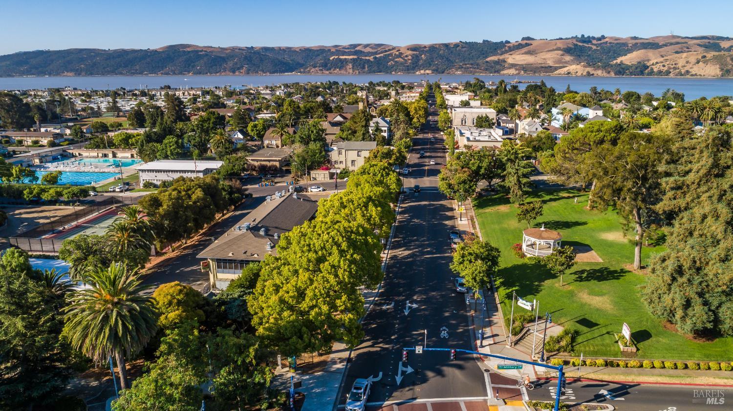Detail Gallery Image 3 of 31 For 191 E G St, Benicia,  CA 94510 - 4 Beds | 1 Baths
