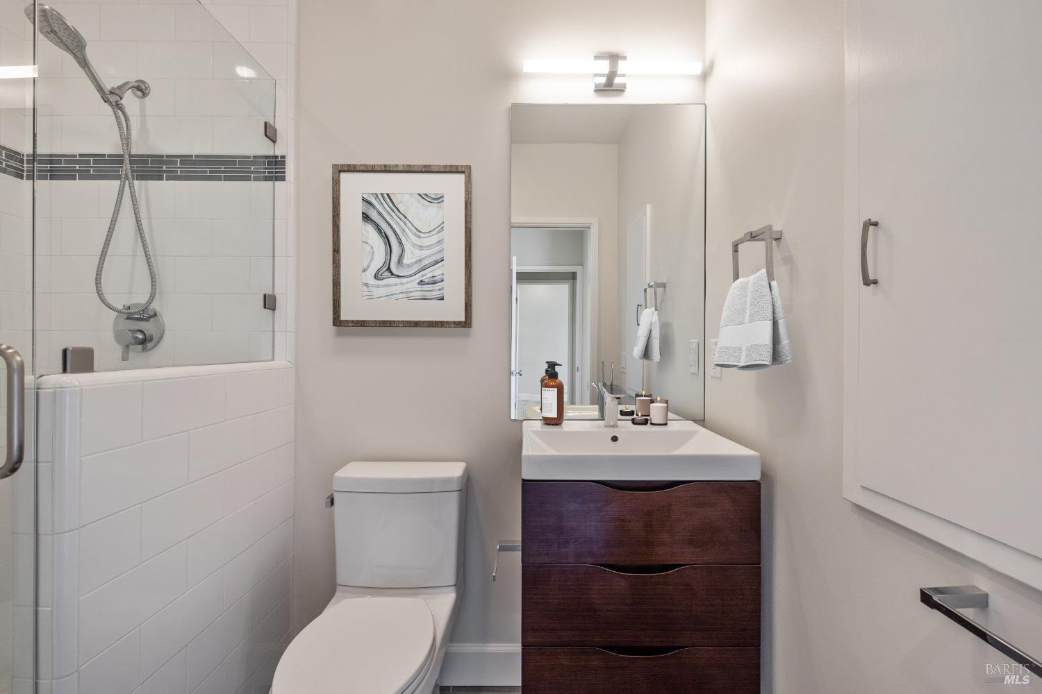 Detail Gallery Image 15 of 56 For 2002 Paradise Dr, Tiburon,  CA 94920 - – Beds | – Baths