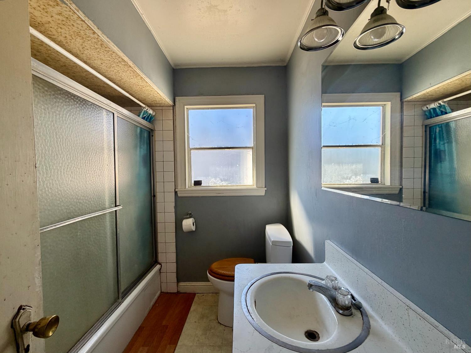 Detail Gallery Image 6 of 8 For 1045 Fourth St, Novato,  CA 94945 - 2 Beds | 1 Baths