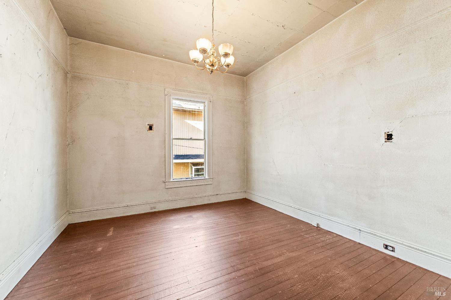 Detail Gallery Image 16 of 31 For 191 E G St, Benicia,  CA 94510 - 4 Beds | 1 Baths