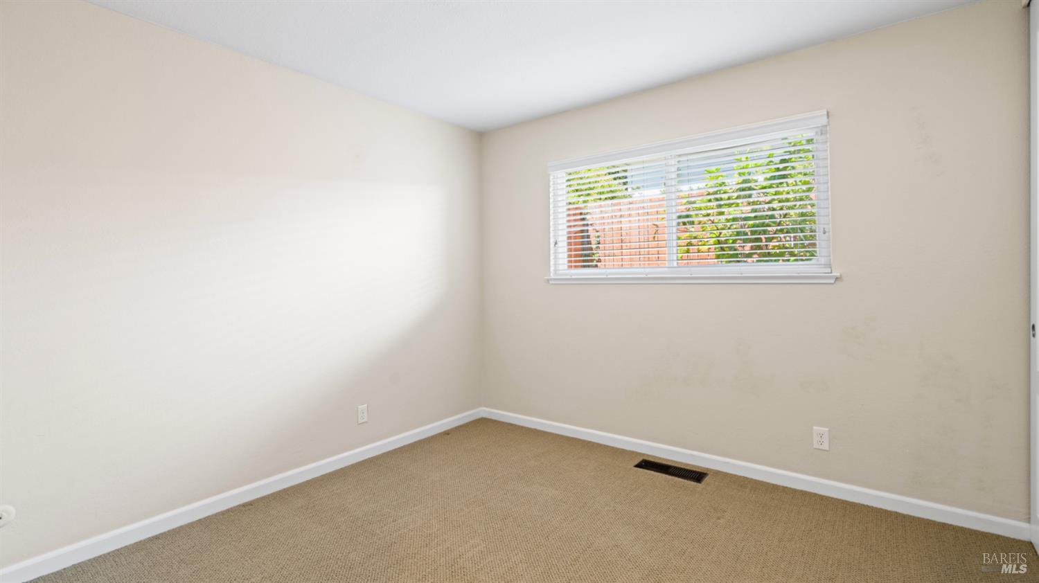 Detail Gallery Image 23 of 24 For 114 Newcastle Dr, Vallejo,  CA 94591 - 4 Beds | 2 Baths