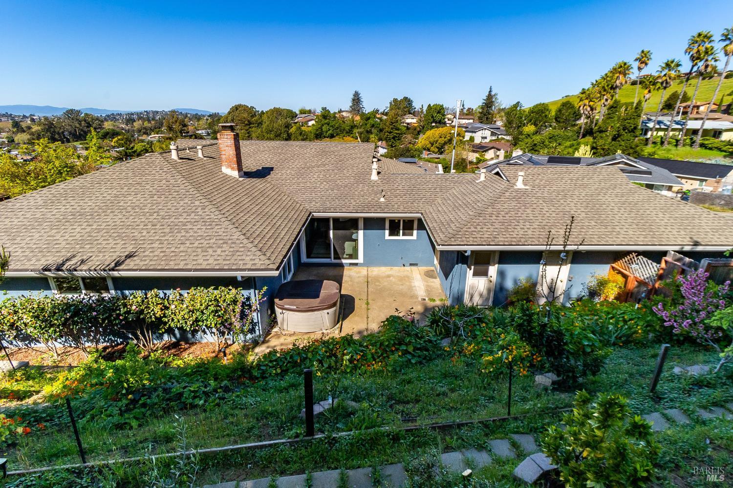 Detail Gallery Image 8 of 61 For 453 Clark Dr, Vallejo,  CA 94591 - 3 Beds | 2/1 Baths