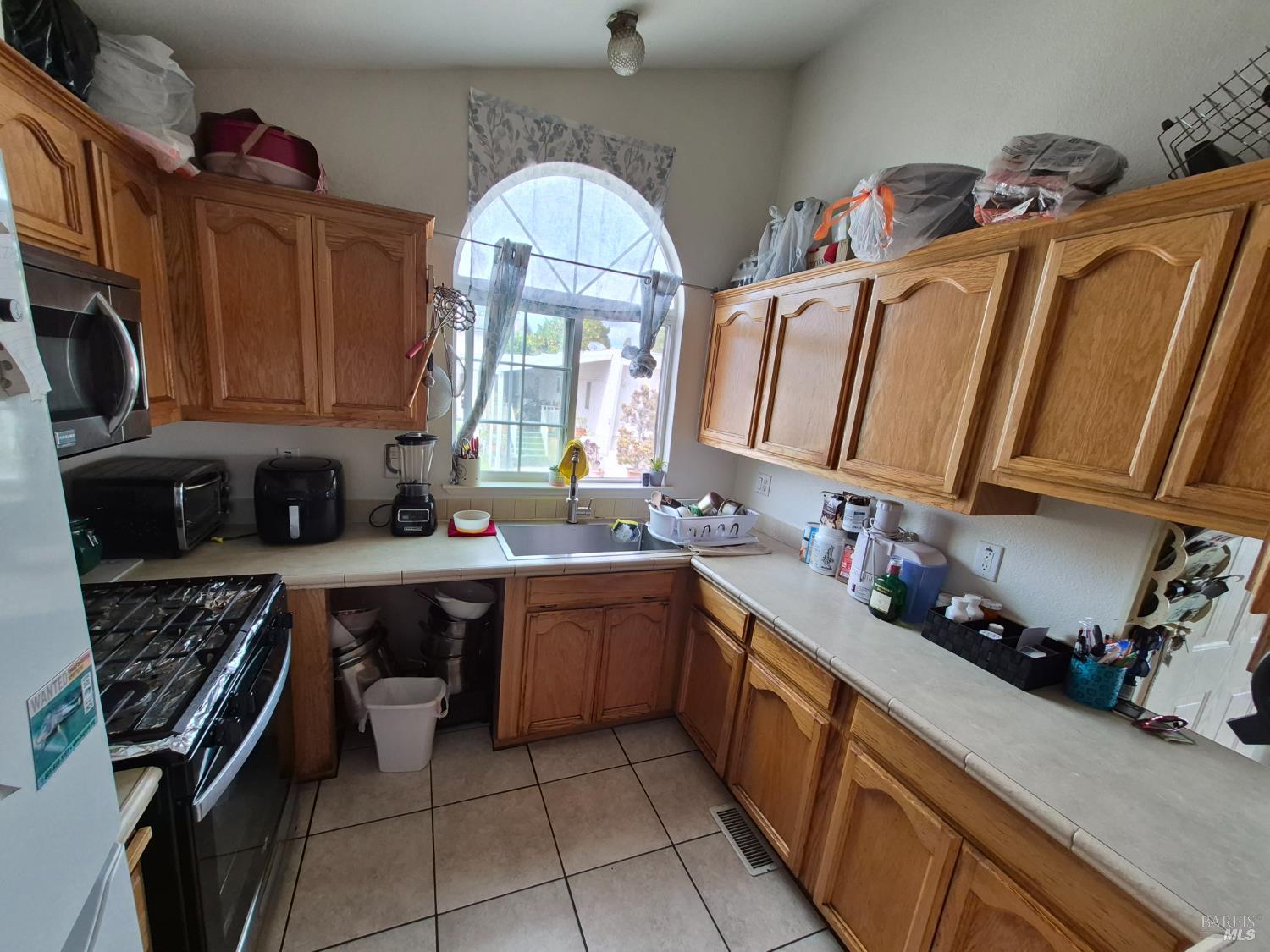 Detail Gallery Image 6 of 15 For 130 Reed Cir, Napa,  CA 94558 - 3 Beds | 2 Baths