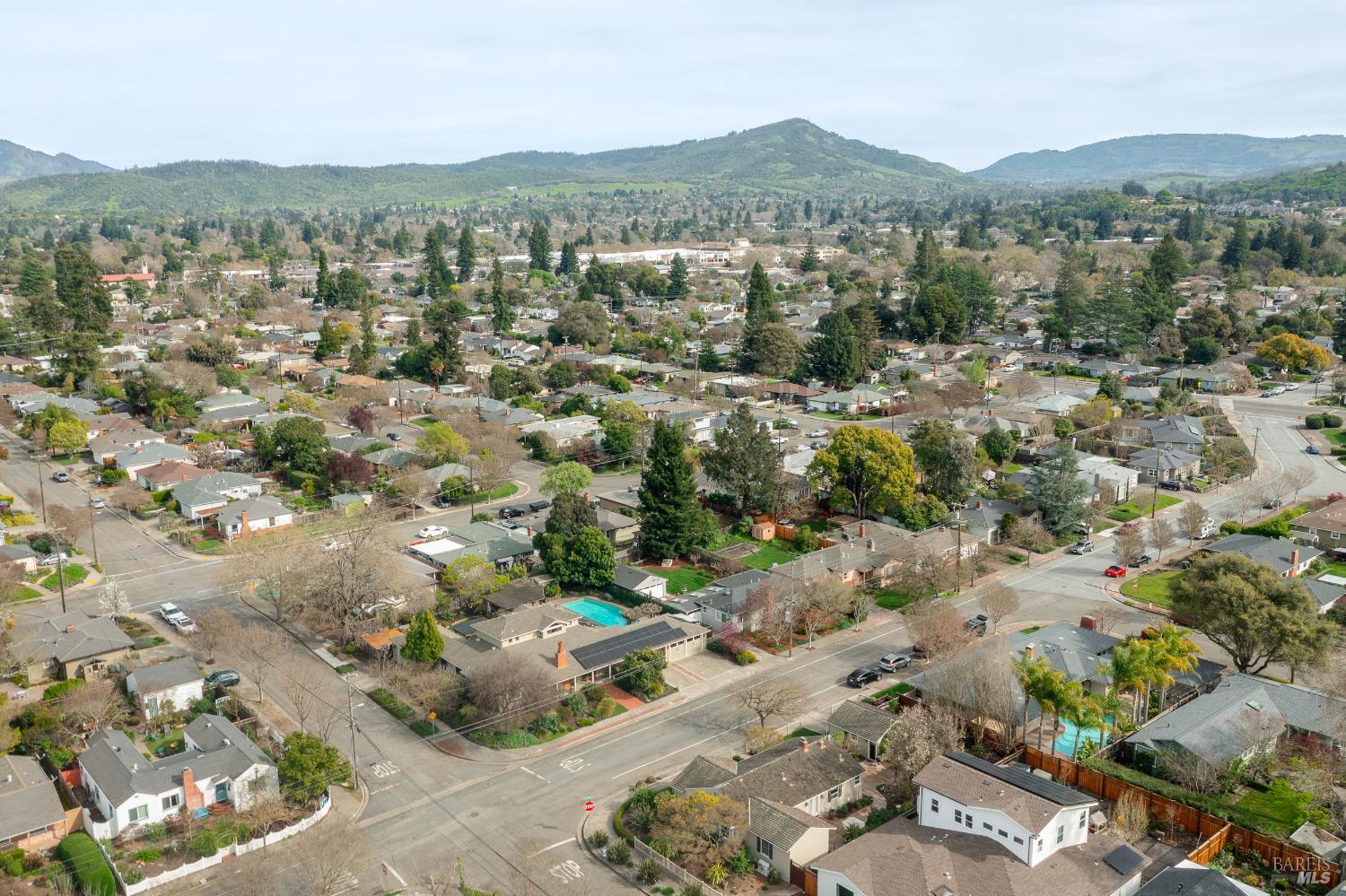 Detail Gallery Image 31 of 31 For 200 Alderbrook Dr, Santa Rosa,  CA 95405 - 4 Beds | 3/1 Baths