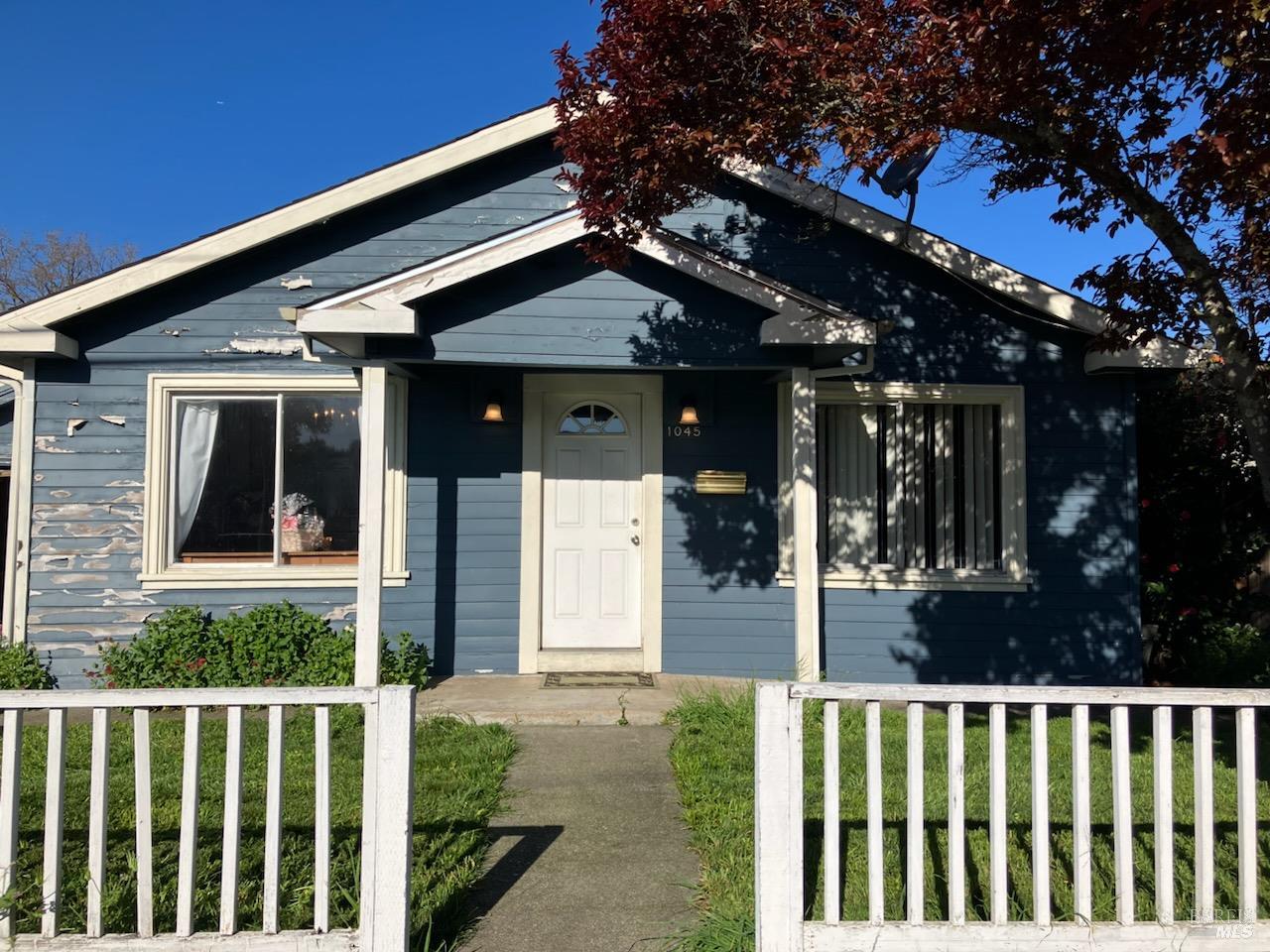 Detail Gallery Image 7 of 8 For 1045 Fourth St, Novato,  CA 94945 - 2 Beds | 1 Baths