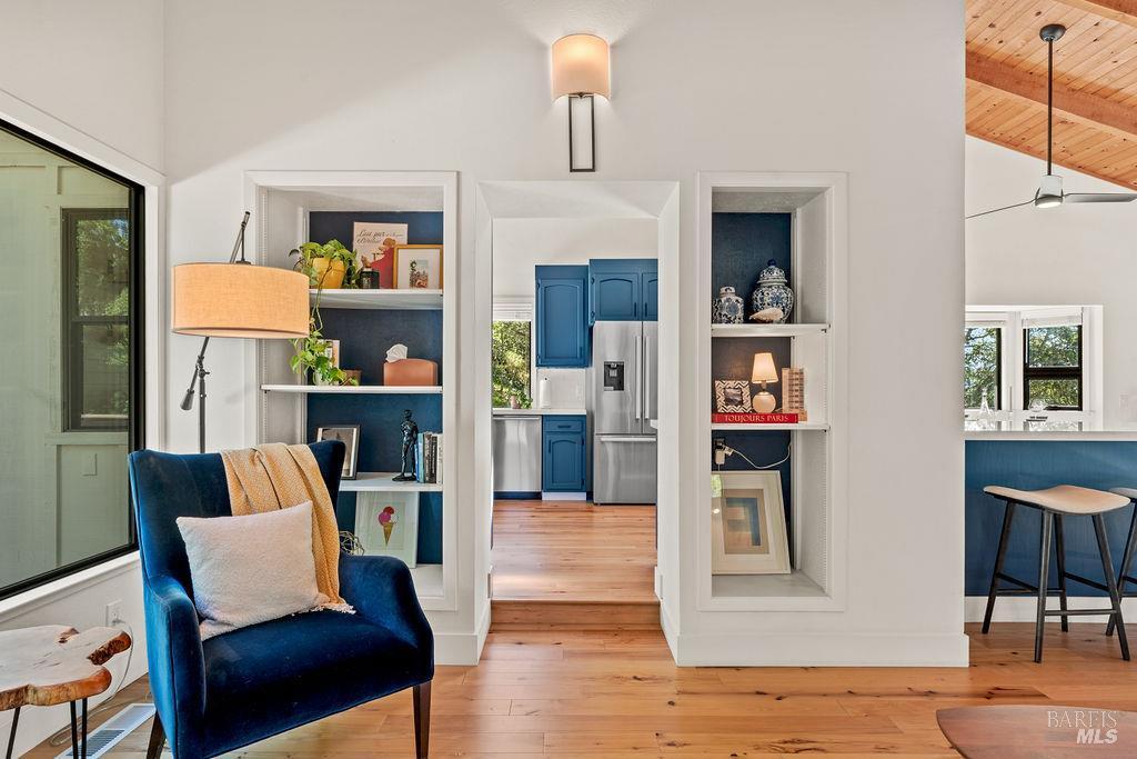 Detail Gallery Image 13 of 58 For 913 Valley View Dr, Healdsburg,  CA 95448 - 3 Beds | 3 Baths