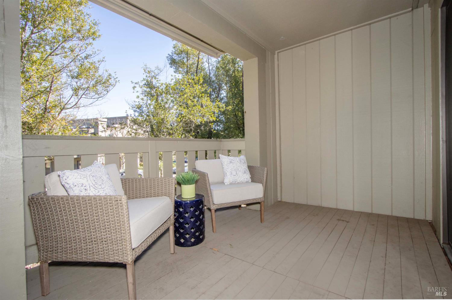 Detail Gallery Image 8 of 30 For 230 Pelican Ln, Novato,  CA 94949 - 3 Beds | 2/1 Baths