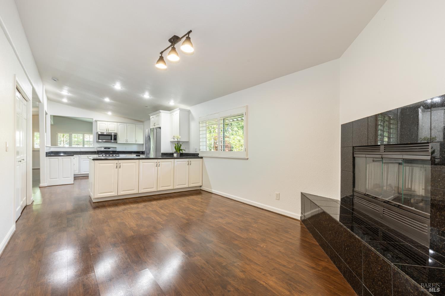 Detail Gallery Image 15 of 31 For 7 San Juan Ct, Saint Helena,  CA 94574 - 2 Beds | 2 Baths