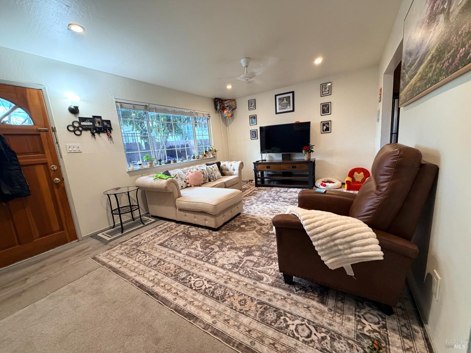 Detail Gallery Image 3 of 26 For 303 Boyce St, Santa Rosa,  CA 95401 - – Beds | – Baths