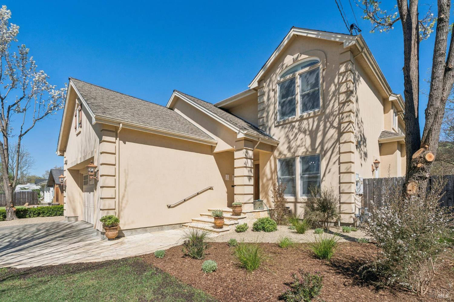 Detail Gallery Image 2 of 55 For 1710 Reynard Ln, Calistoga,  CA 94515 - 3 Beds | 2/1 Baths