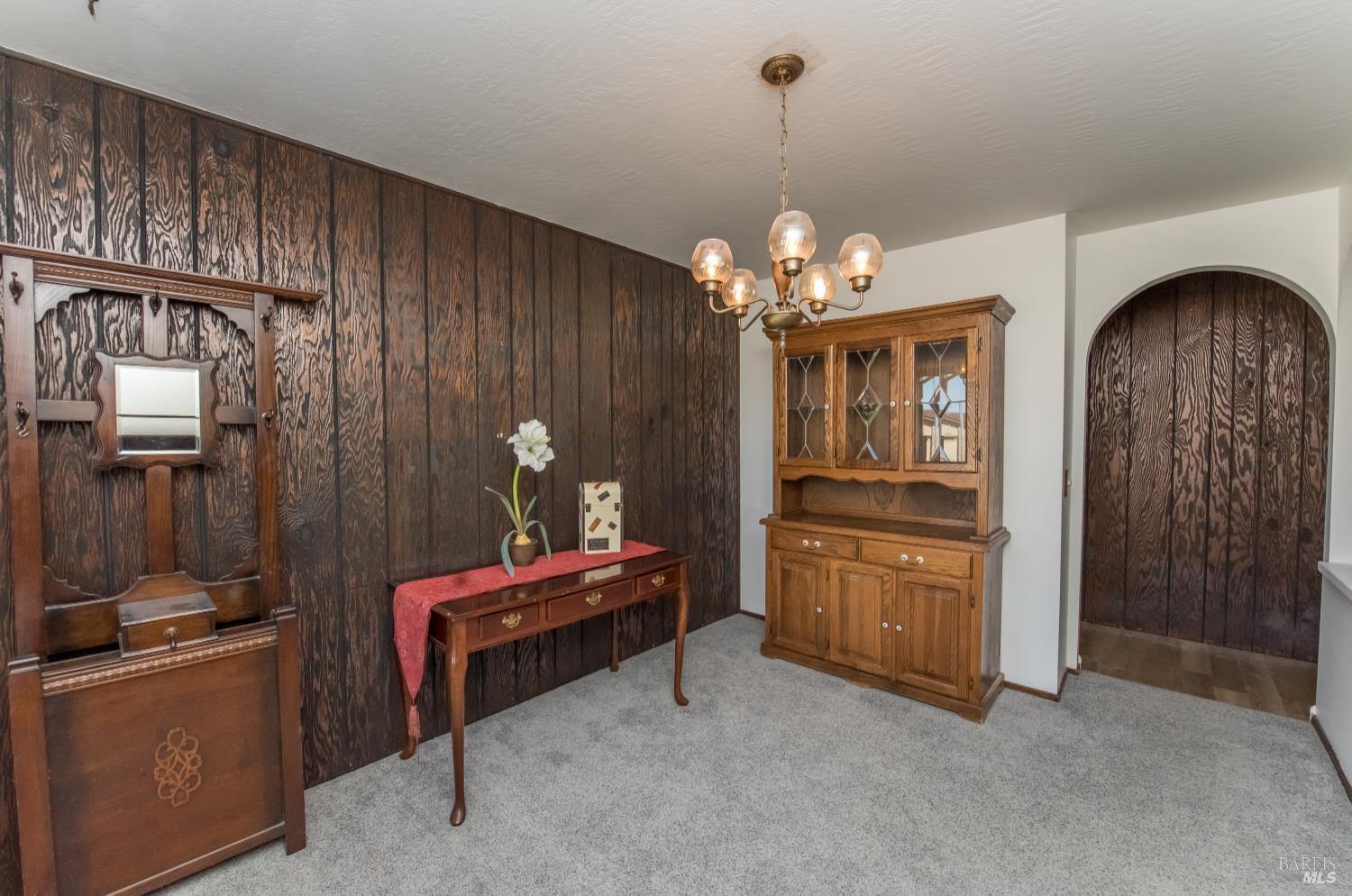 Detail Gallery Image 8 of 32 For 1642 Lauren Dr, Petaluma,  CA 94954 - 4 Beds | 2 Baths