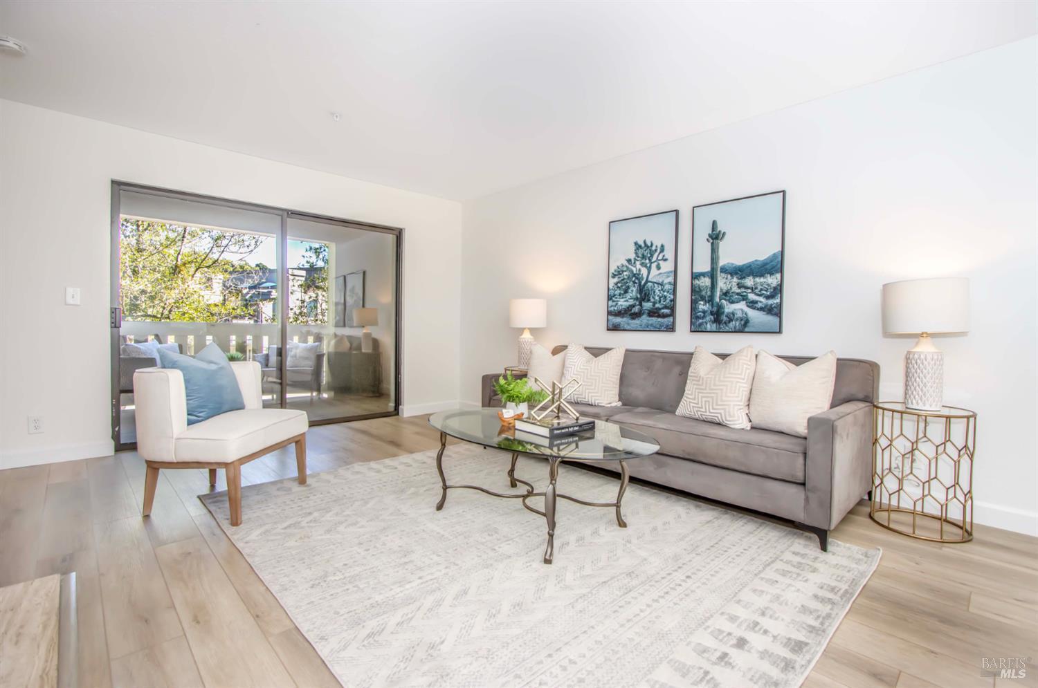 Detail Gallery Image 2 of 30 For 230 Pelican Ln, Novato,  CA 94949 - 3 Beds | 2/1 Baths