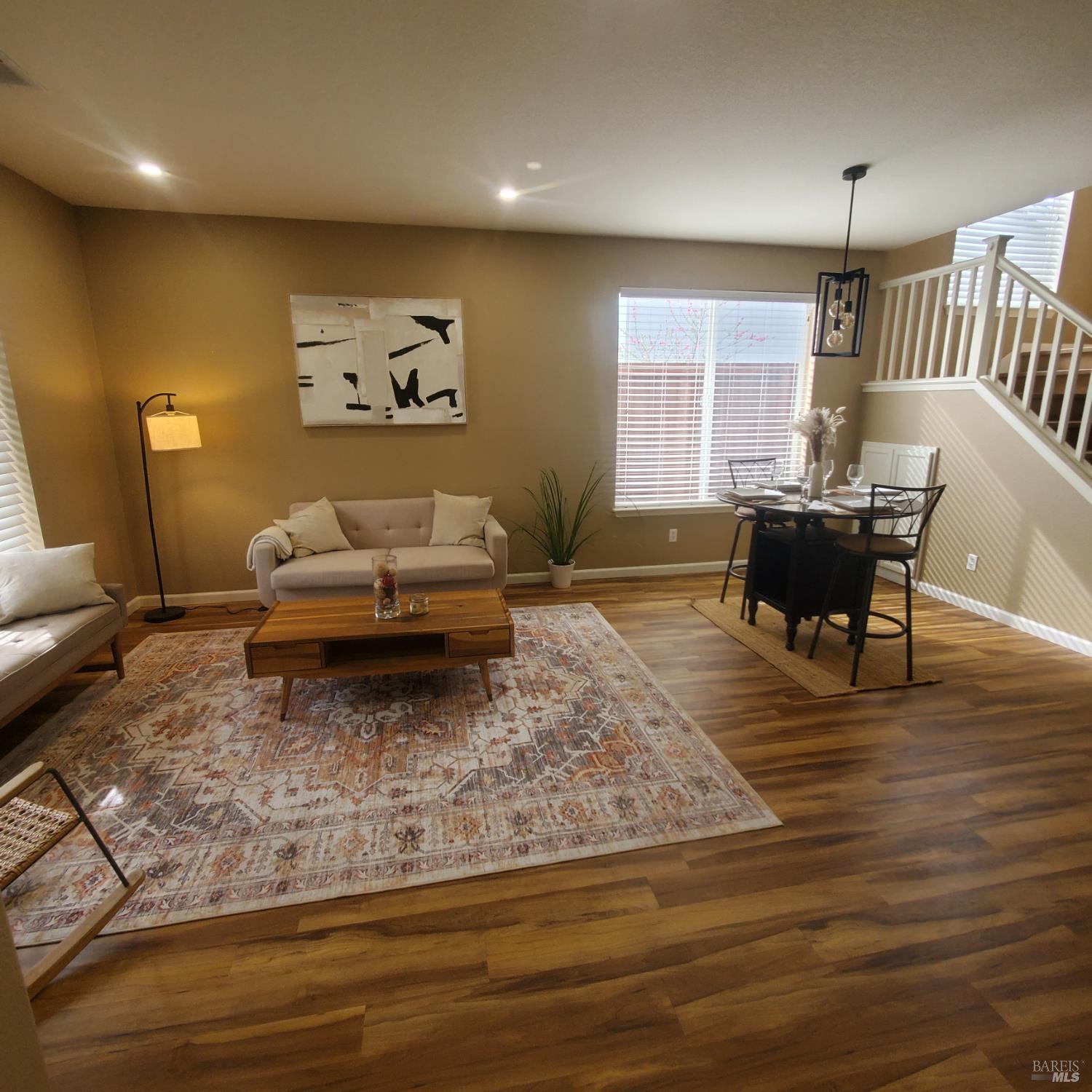 Detail Gallery Image 4 of 39 For 3389 Mojave Ave, Santa Rosa,  CA 95407 - 3 Beds | 2/1 Baths