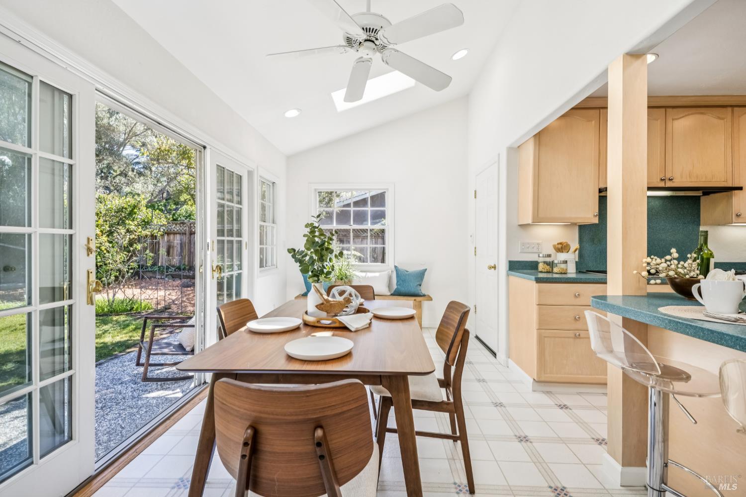 Detail Gallery Image 29 of 53 For 320 Alameda De La Loma Unkn, Novato,  CA 94949 - 3 Beds | 2 Baths