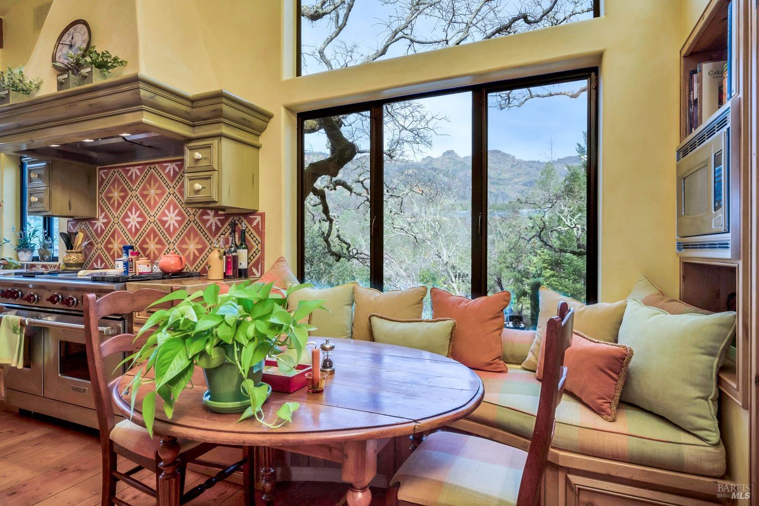 Detail Gallery Image 19 of 84 For 2395 Pickett Rd, Calistoga,  CA 94515 - 3 Beds | 3/2 Baths