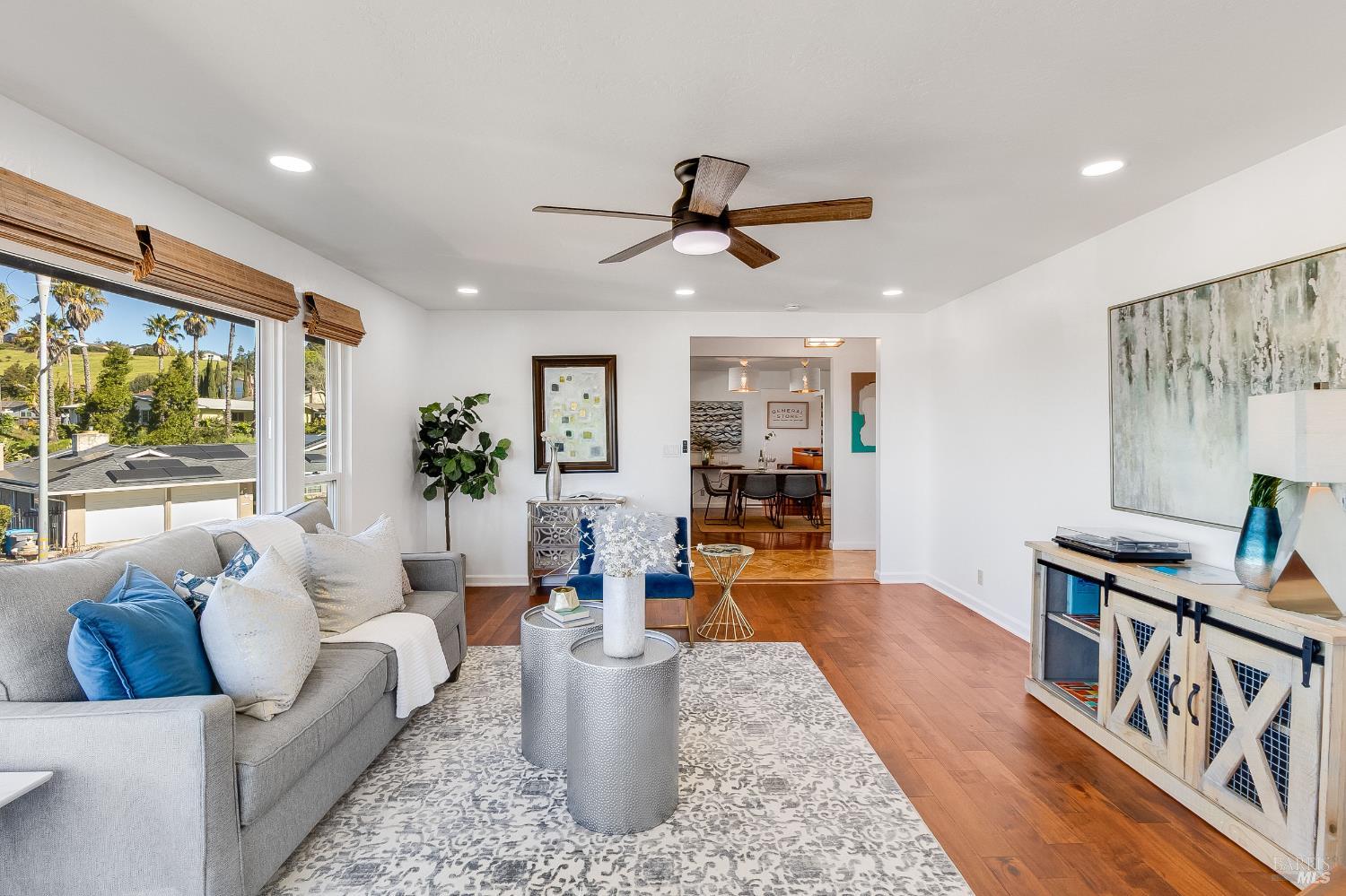 Detail Gallery Image 16 of 61 For 453 Clark Dr, Vallejo,  CA 94591 - 3 Beds | 2/1 Baths