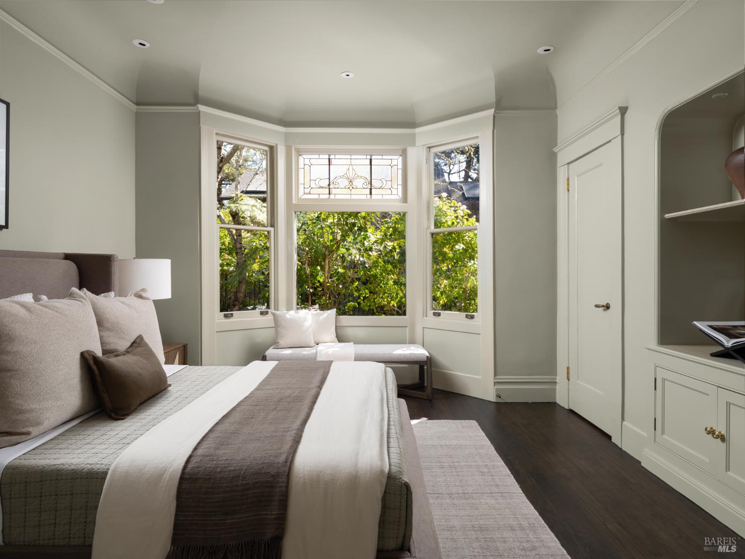 Detail Gallery Image 19 of 41 For 8 Laurel St, Mill Valley,  CA 94941 - 6 Beds | 4/1 Baths