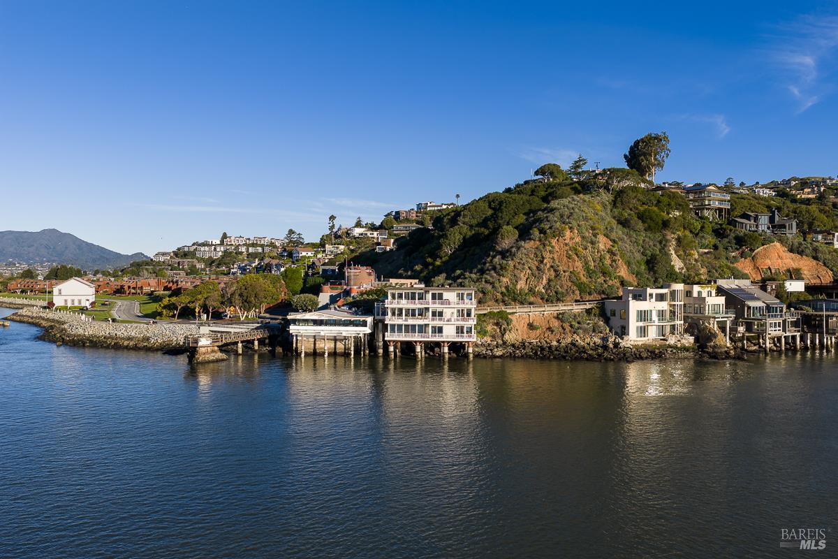 Detail Gallery Image 29 of 56 For 2002 Paradise Dr, Tiburon,  CA 94920 - – Beds | – Baths