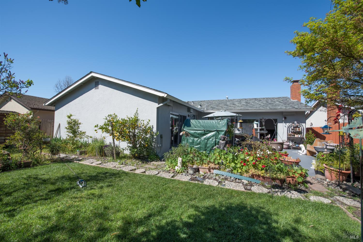 Detail Gallery Image 32 of 32 For 1642 Lauren Dr, Petaluma,  CA 94954 - 4 Beds | 2 Baths