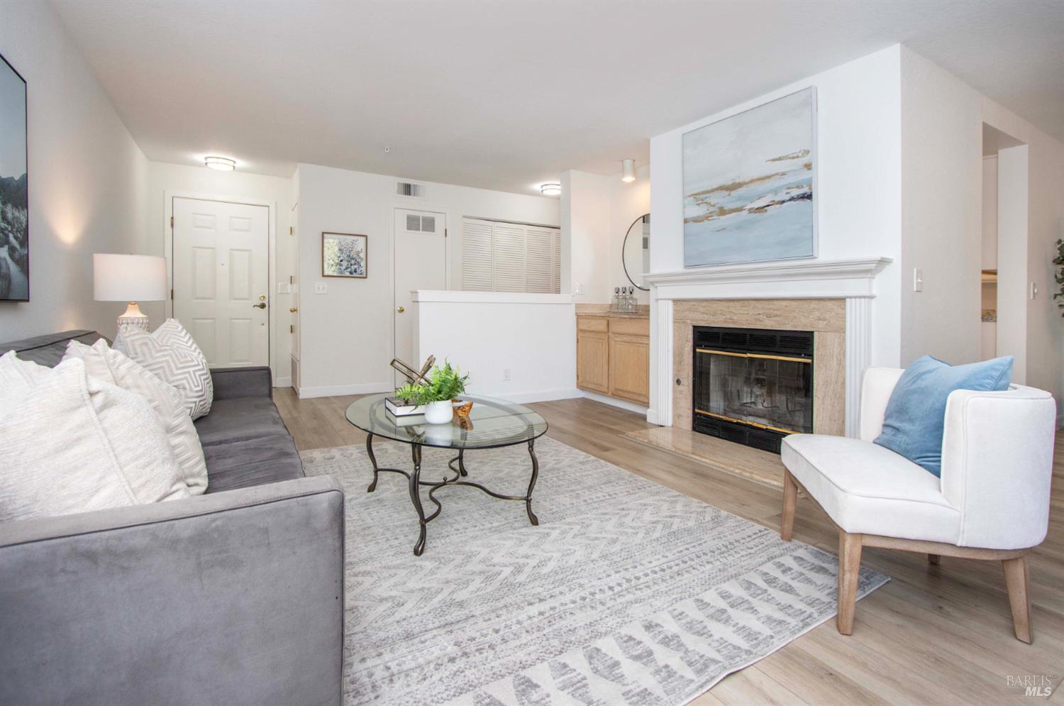 Detail Gallery Image 4 of 30 For 230 Pelican Ln, Novato,  CA 94949 - 3 Beds | 2/1 Baths