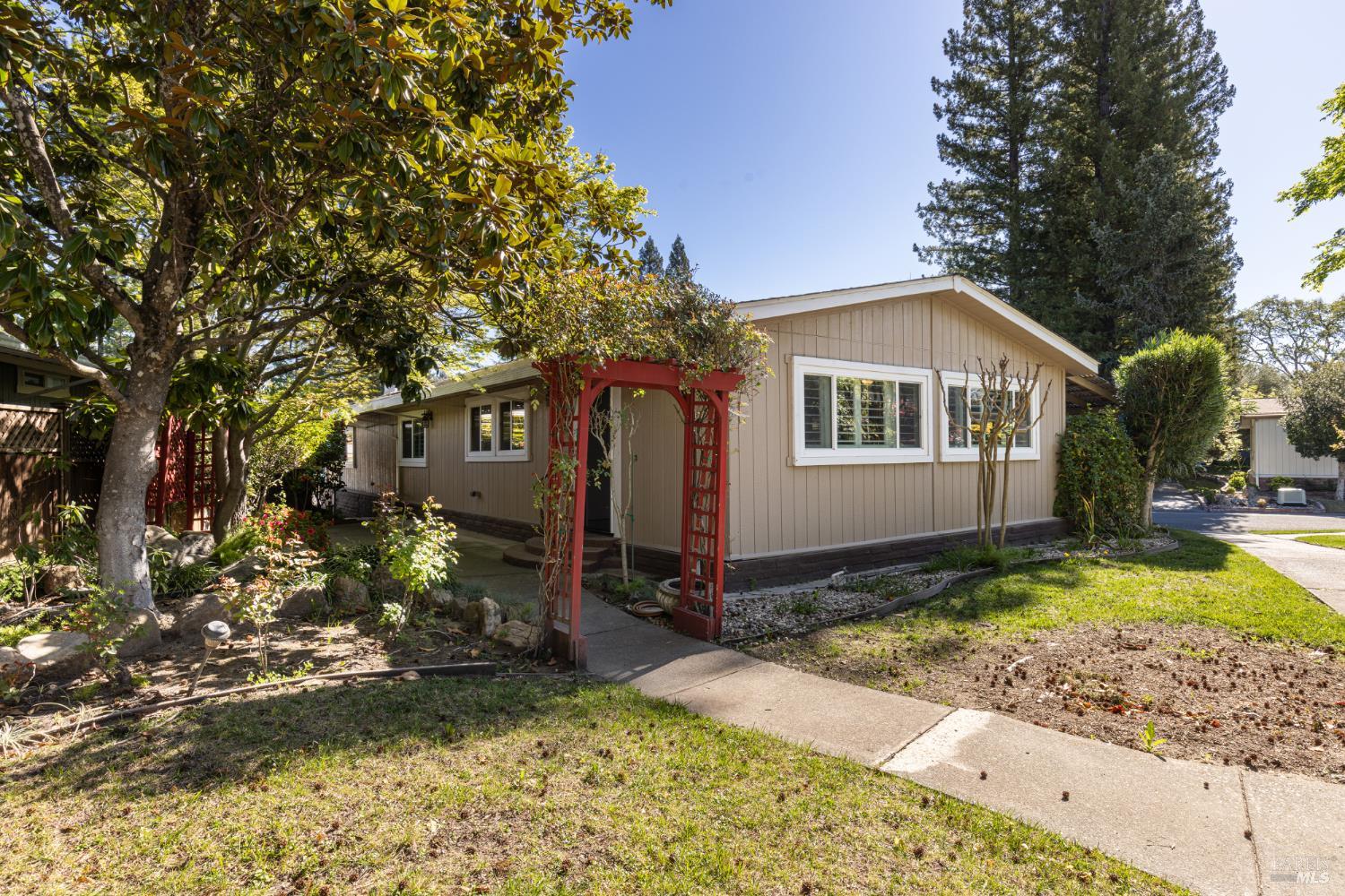 Detail Gallery Image 2 of 31 For 7 San Juan Ct, Saint Helena,  CA 94574 - 2 Beds | 2 Baths