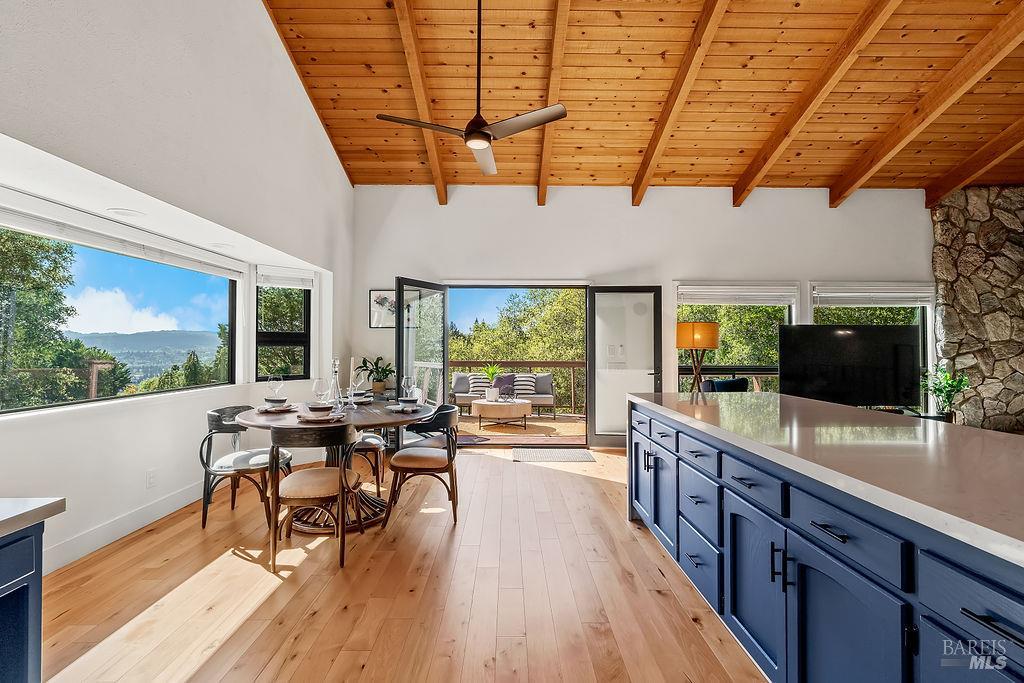 Detail Gallery Image 28 of 58 For 913 Valley View Dr, Healdsburg,  CA 95448 - 3 Beds | 3 Baths