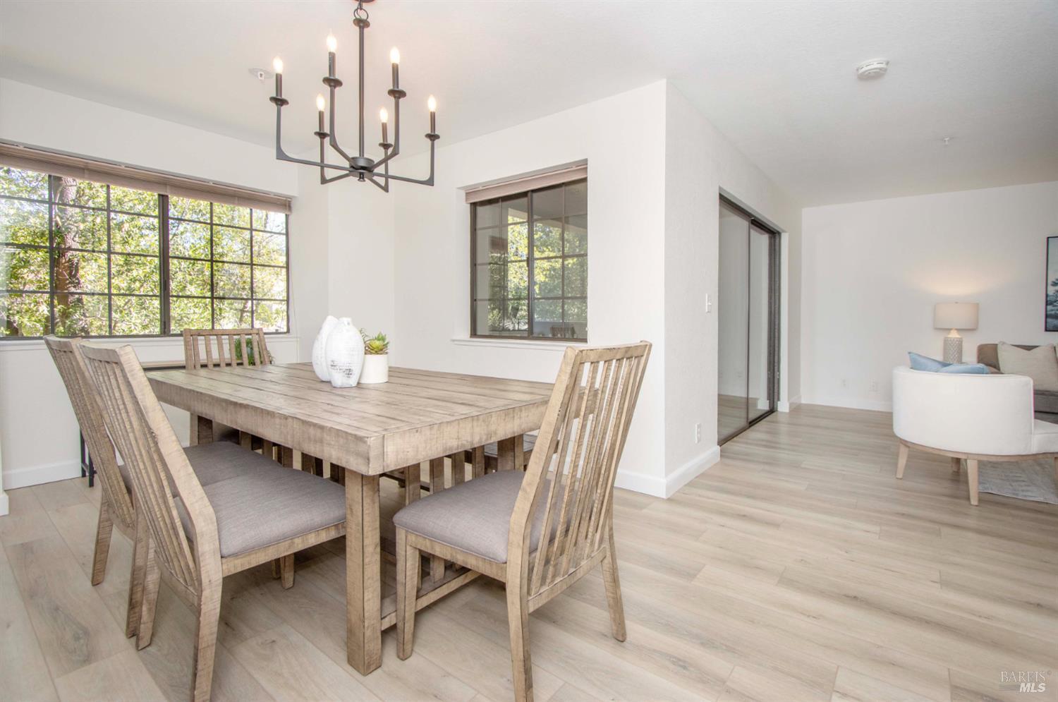 Detail Gallery Image 12 of 30 For 230 Pelican Ln, Novato,  CA 94949 - 3 Beds | 2/1 Baths