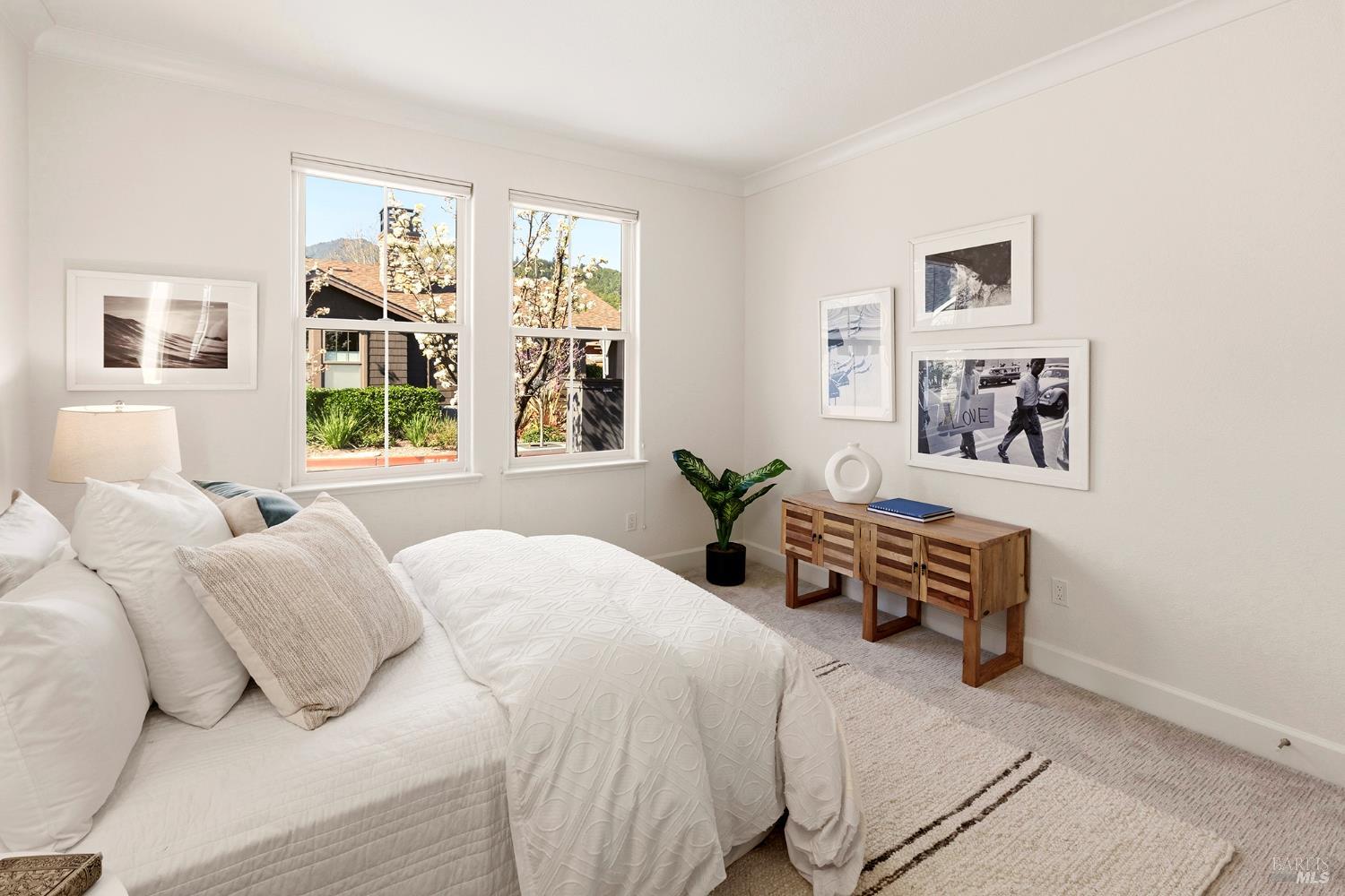 Detail Gallery Image 11 of 15 For 15 Camellia Cir, Larkspur,  CA 94939 - 1 Beds | 1 Baths