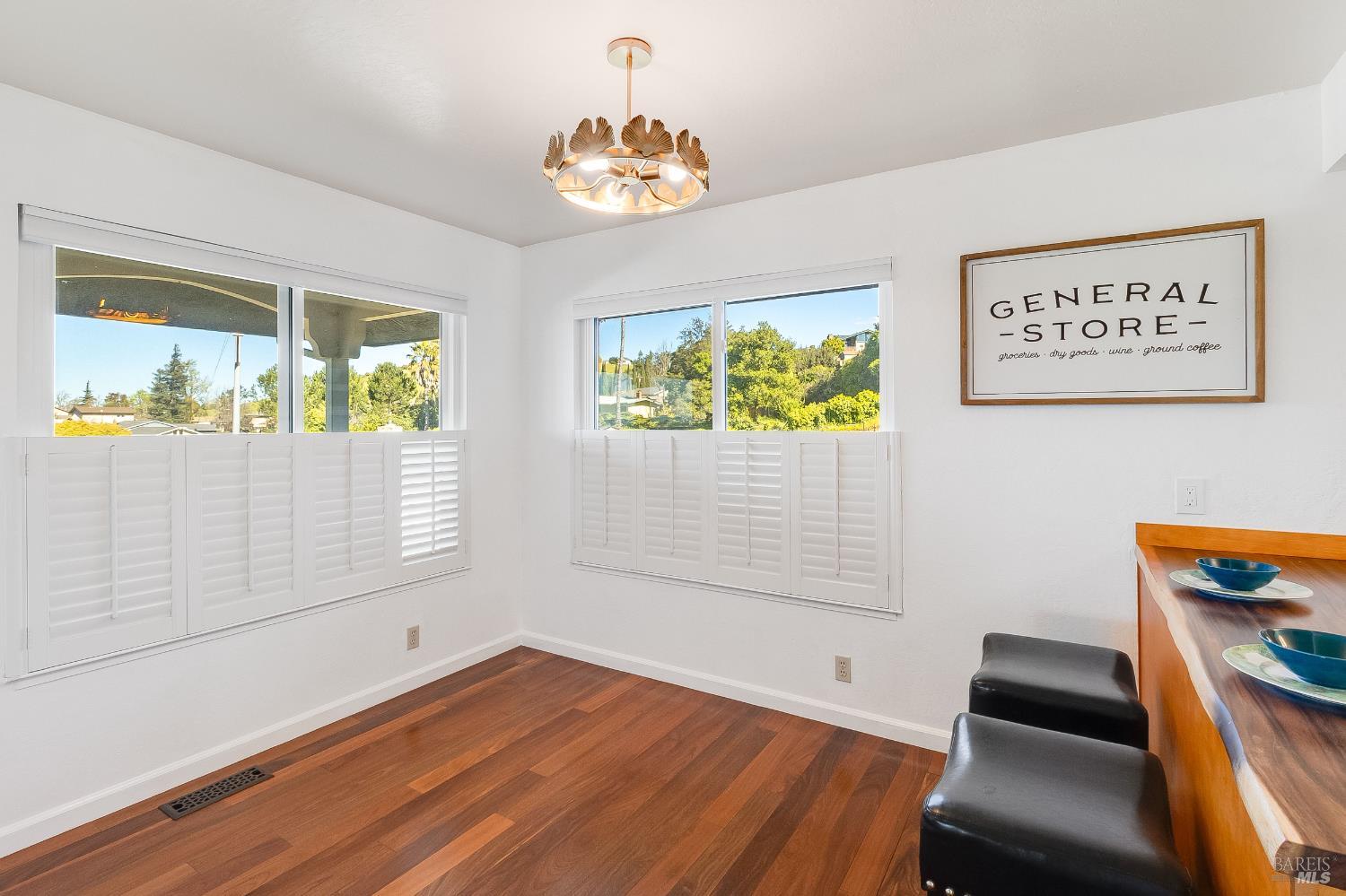 Detail Gallery Image 28 of 61 For 453 Clark Dr, Vallejo,  CA 94591 - 3 Beds | 2/1 Baths