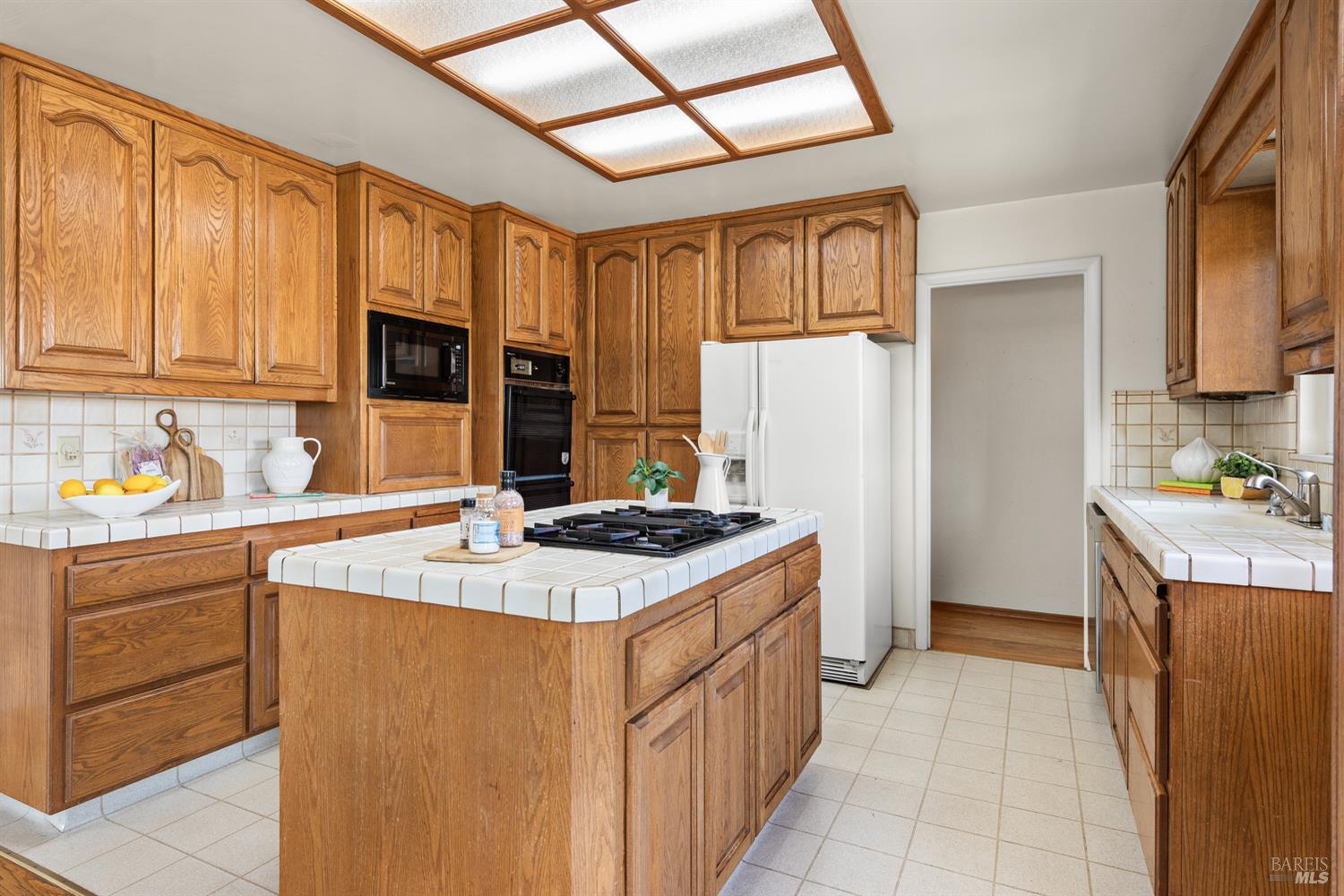 Detail Gallery Image 15 of 43 For 2241 Marsh Rd, Santa Rosa,  CA 95403 - 3 Beds | 1/1 Baths