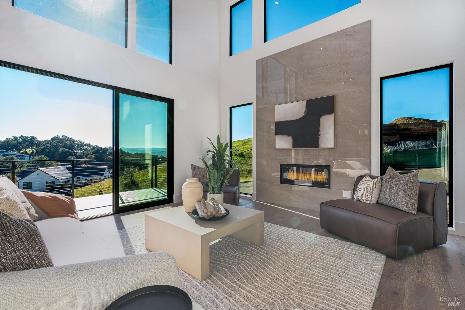 Detail Gallery Image 16 of 99 For 1580 Clear Ridge Dr, Healdsburg,  CA 95448 - 4 Beds | 4/1 Baths