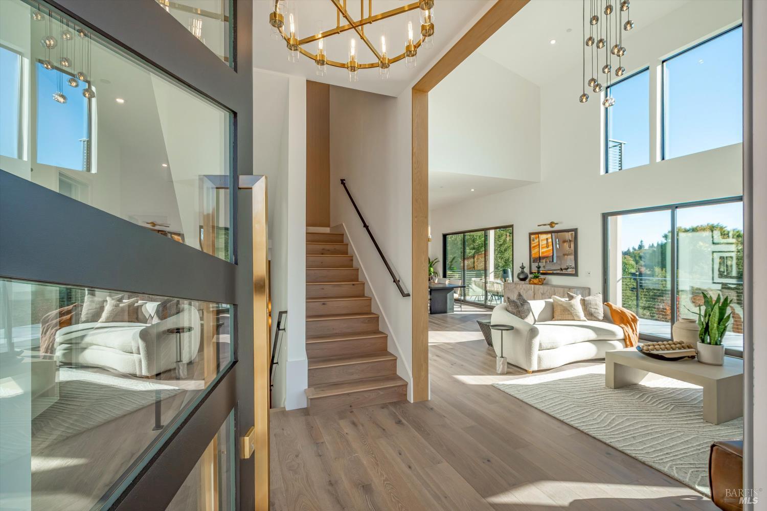 Detail Gallery Image 7 of 99 For 1580 Clear Ridge Dr, Healdsburg,  CA 95448 - 4 Beds | 4/1 Baths