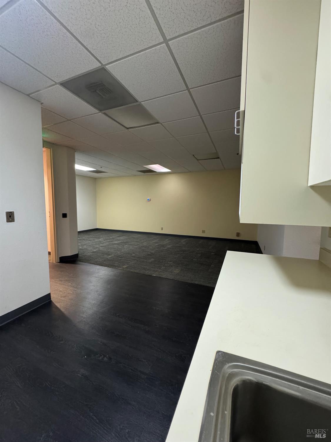 Detail Gallery Image 8 of 10 For 533 5th St, Santa Rosa,  CA 95401 - – Beds | – Baths