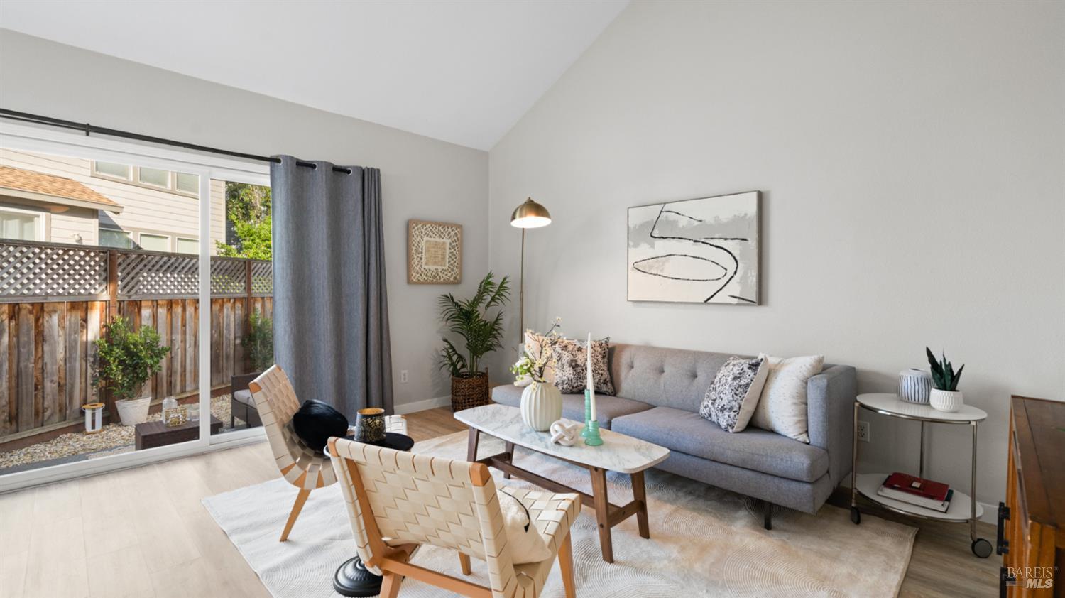 Detail Gallery Image 8 of 16 For 8 Bay Tree Ct, Cotati,  CA 94931 - 2 Beds | 2 Baths