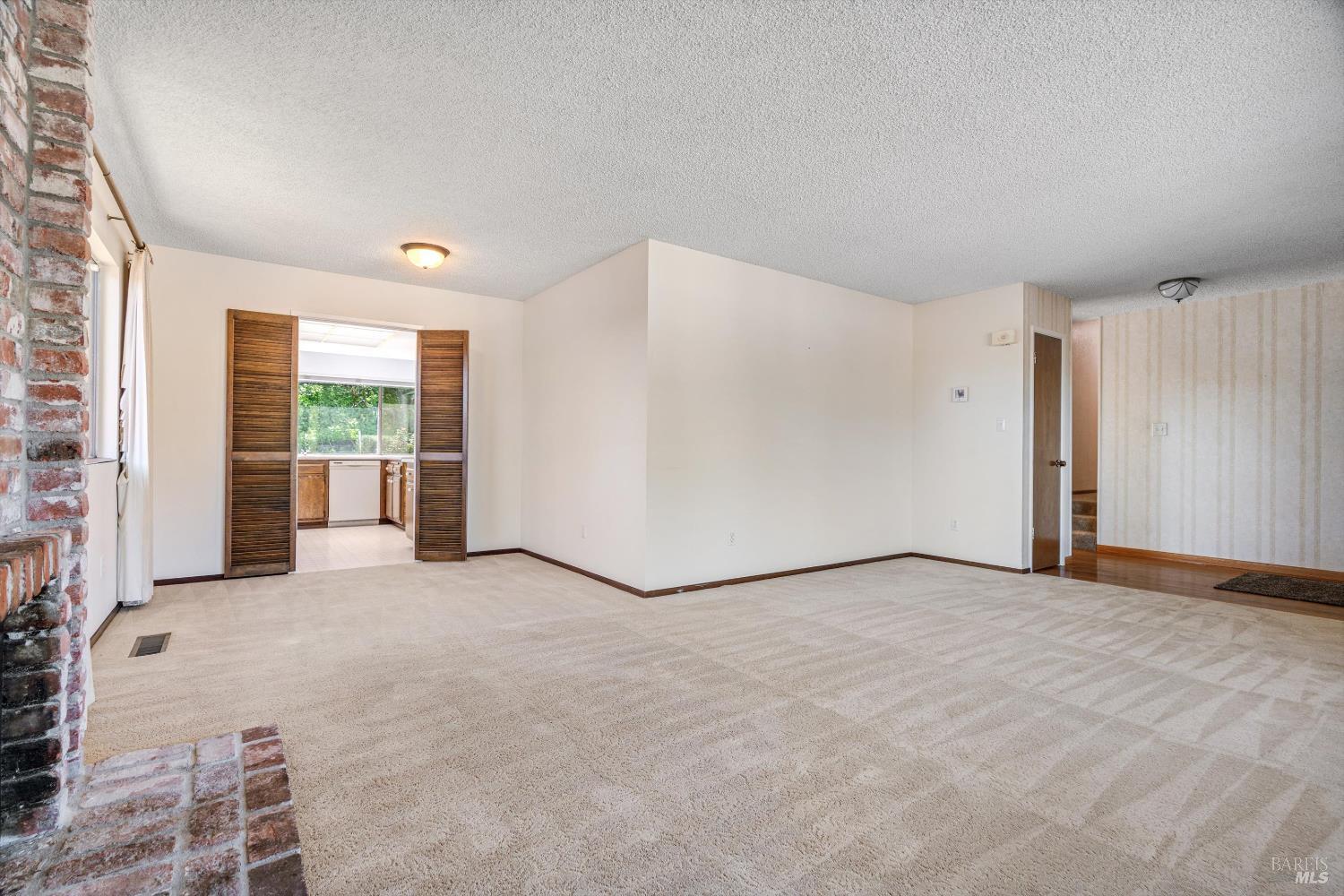 Detail Gallery Image 7 of 35 For 809 Gilardi Dr, Petaluma,  CA 94952 - 4 Beds | 2 Baths