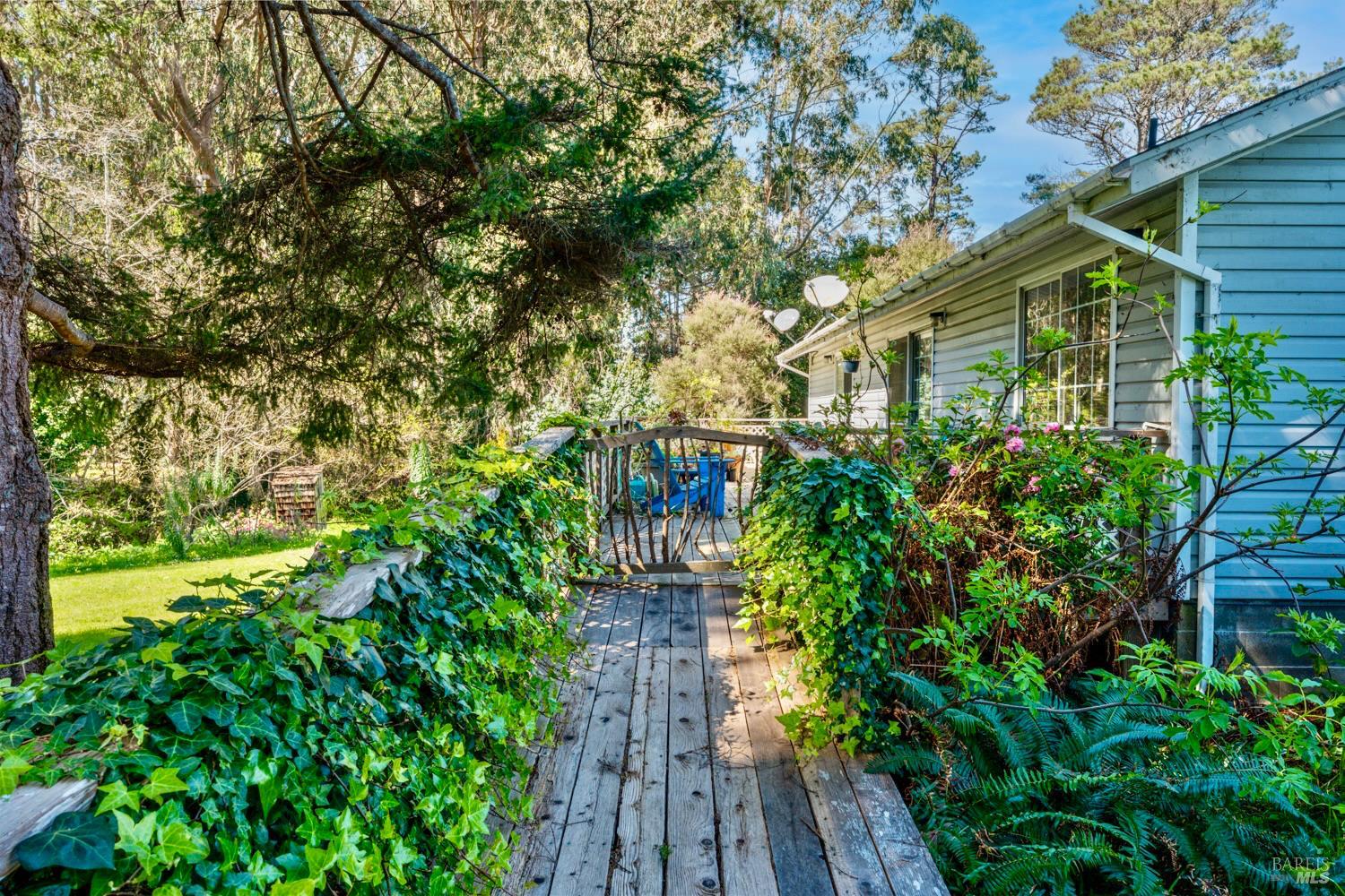 Detail Gallery Image 24 of 29 For 18070 Ocean Dr, Fort Bragg,  CA 95437 - 3 Beds | 2/1 Baths