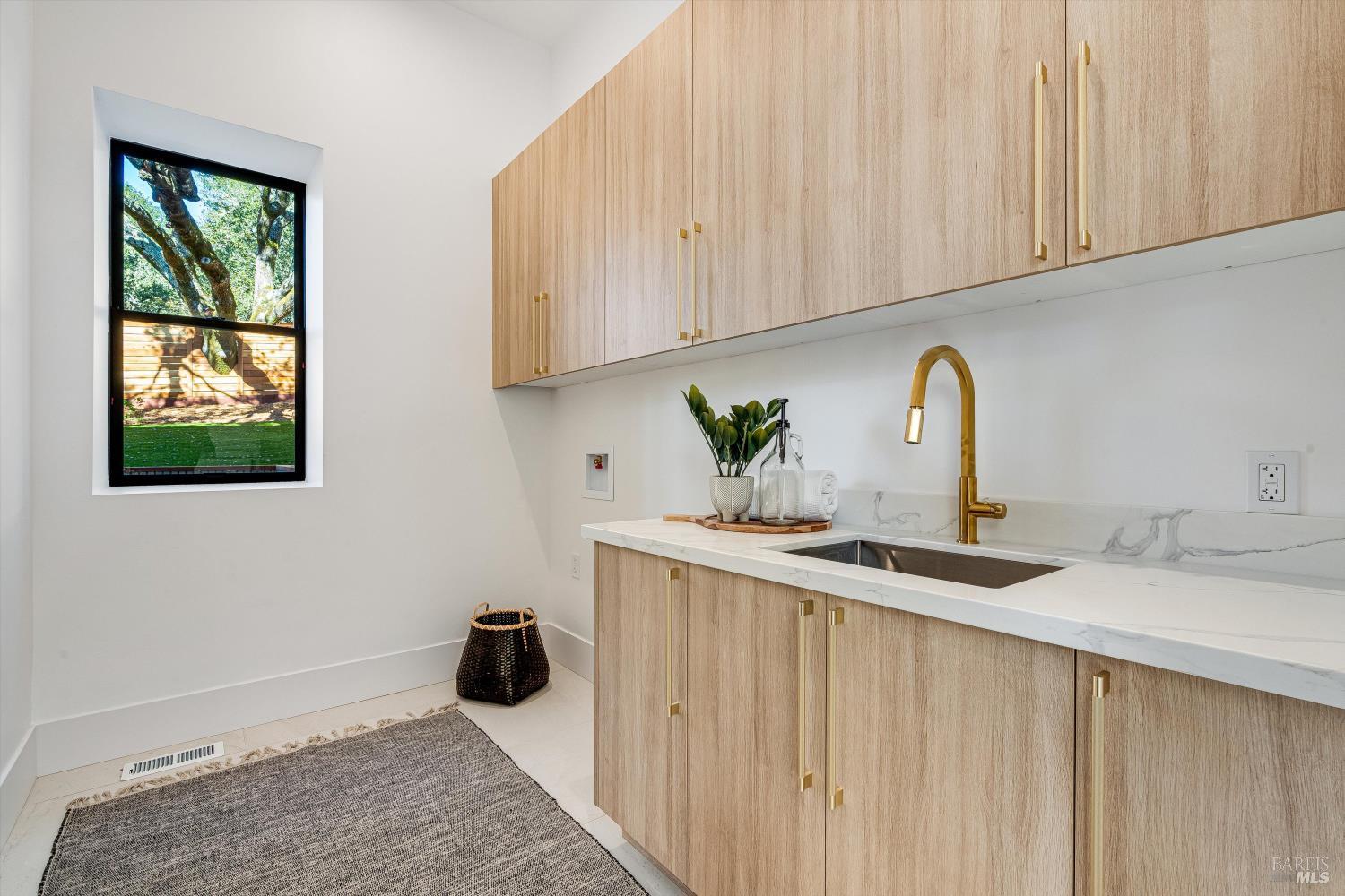 Detail Gallery Image 47 of 99 For 1580 Clear Ridge Dr, Healdsburg,  CA 95448 - 4 Beds | 4/1 Baths