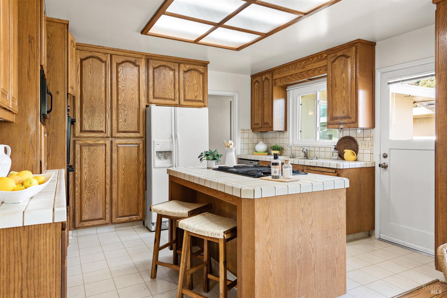 Detail Gallery Image 14 of 43 For 2241 Marsh Rd, Santa Rosa,  CA 95403 - 3 Beds | 1/1 Baths