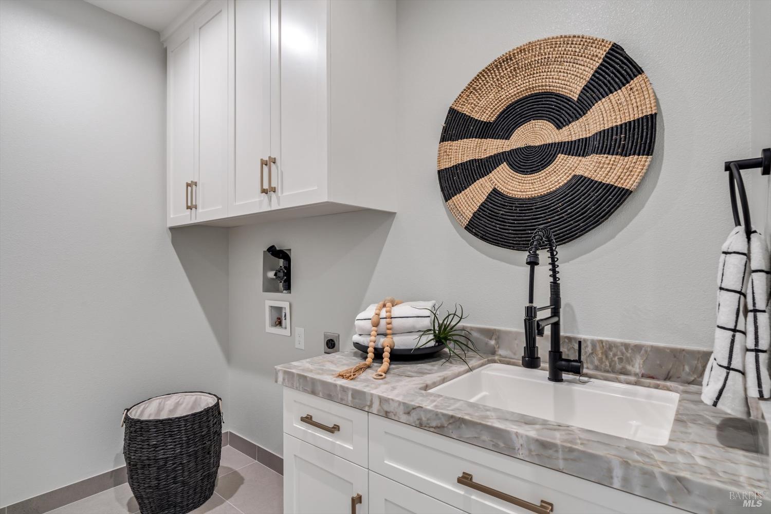 Detail Gallery Image 22 of 43 For 6516 Old Redwood -Maywood Ln Hwy, Santa Rosa,  CA 95403 - 4 Beds | 2/1 Baths