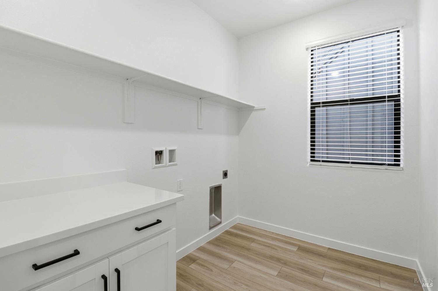 Detail Gallery Image 10 of 13 For 9109 Camino Colegio Rd, Rohnert Park,  CA 94928 - 4 Beds | 3 Baths