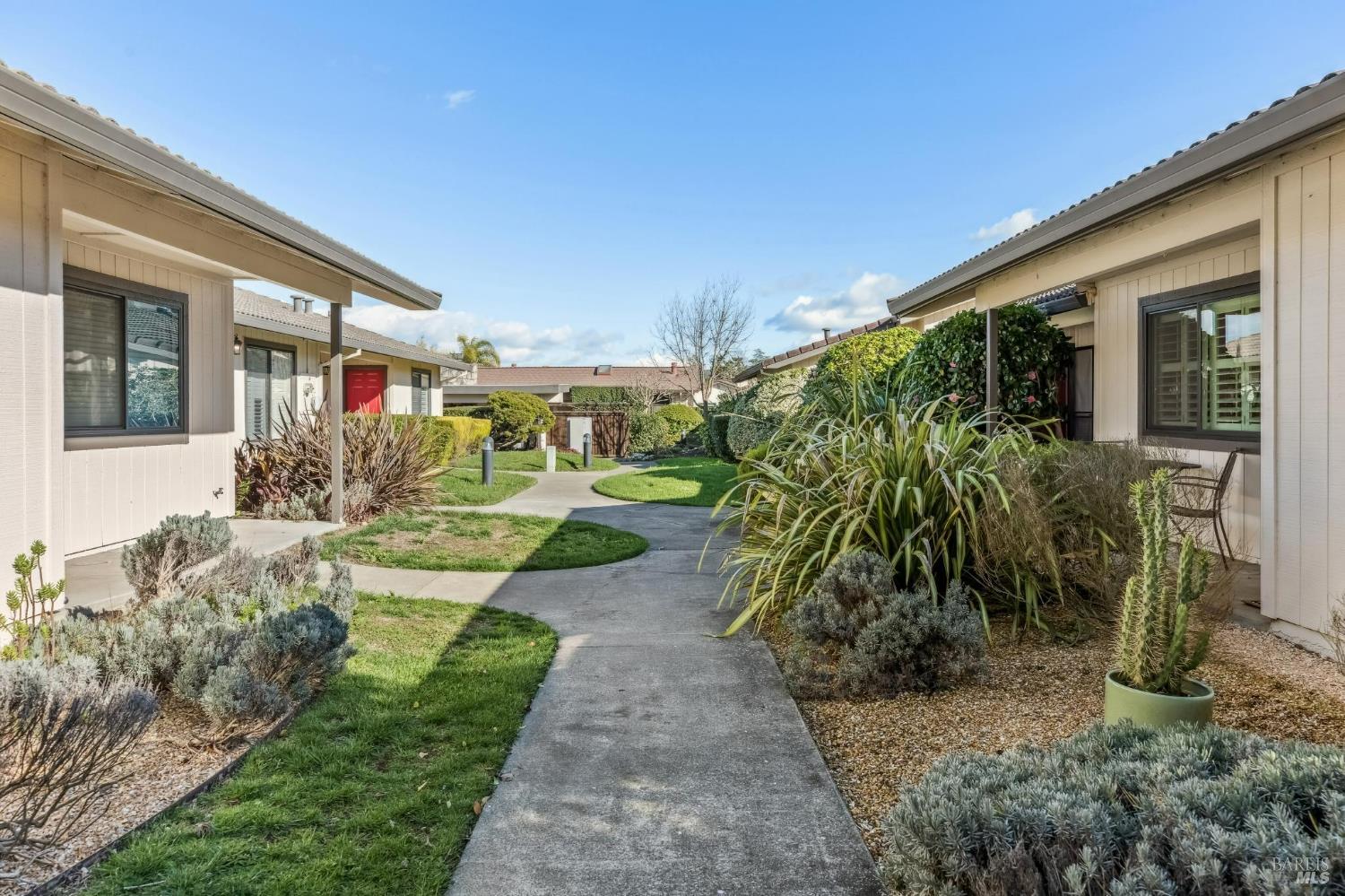 Detail Gallery Image 5 of 50 For 920 5th St #D,  Sonoma,  CA 95476 - 2 Beds | 2 Baths