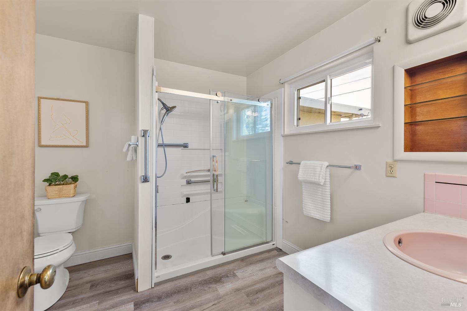 Detail Gallery Image 23 of 43 For 2241 Marsh Rd, Santa Rosa,  CA 95403 - 3 Beds | 1/1 Baths