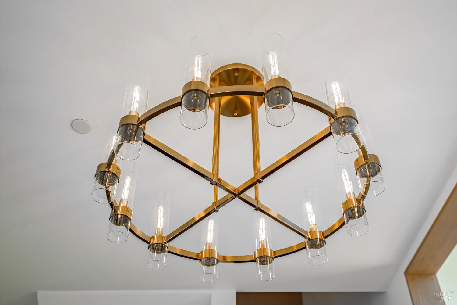 Detail Gallery Image 9 of 99 For 1580 Clear Ridge Dr, Healdsburg,  CA 95448 - 4 Beds | 4/1 Baths