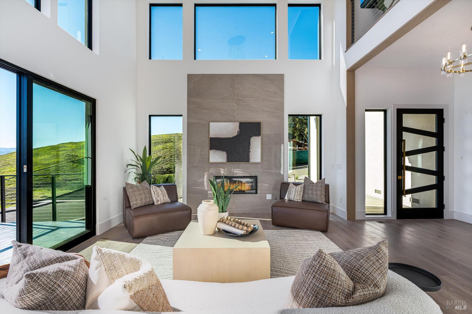 Detail Gallery Image 17 of 99 For 1580 Clear Ridge Dr, Healdsburg,  CA 95448 - 4 Beds | 4/1 Baths