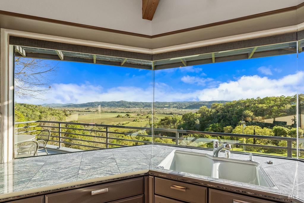 Detail Gallery Image 13 of 55 For 23121 Vineyard Rd, Geyserville,  CA 95441 - 3 Beds | 2 Baths