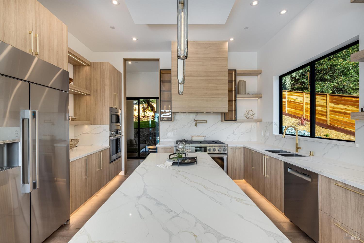 Detail Gallery Image 32 of 99 For 1580 Clear Ridge Dr, Healdsburg,  CA 95448 - 4 Beds | 4/1 Baths